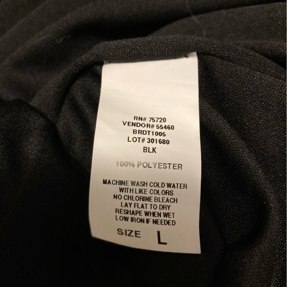 👚(bundle 4 items w/👚for $16) Black ribbed top - Picture 7 of 9